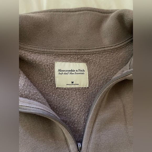 Abercrombie & Fitch Soft Max Essentials Quarter Zip - Picture 3 of 4